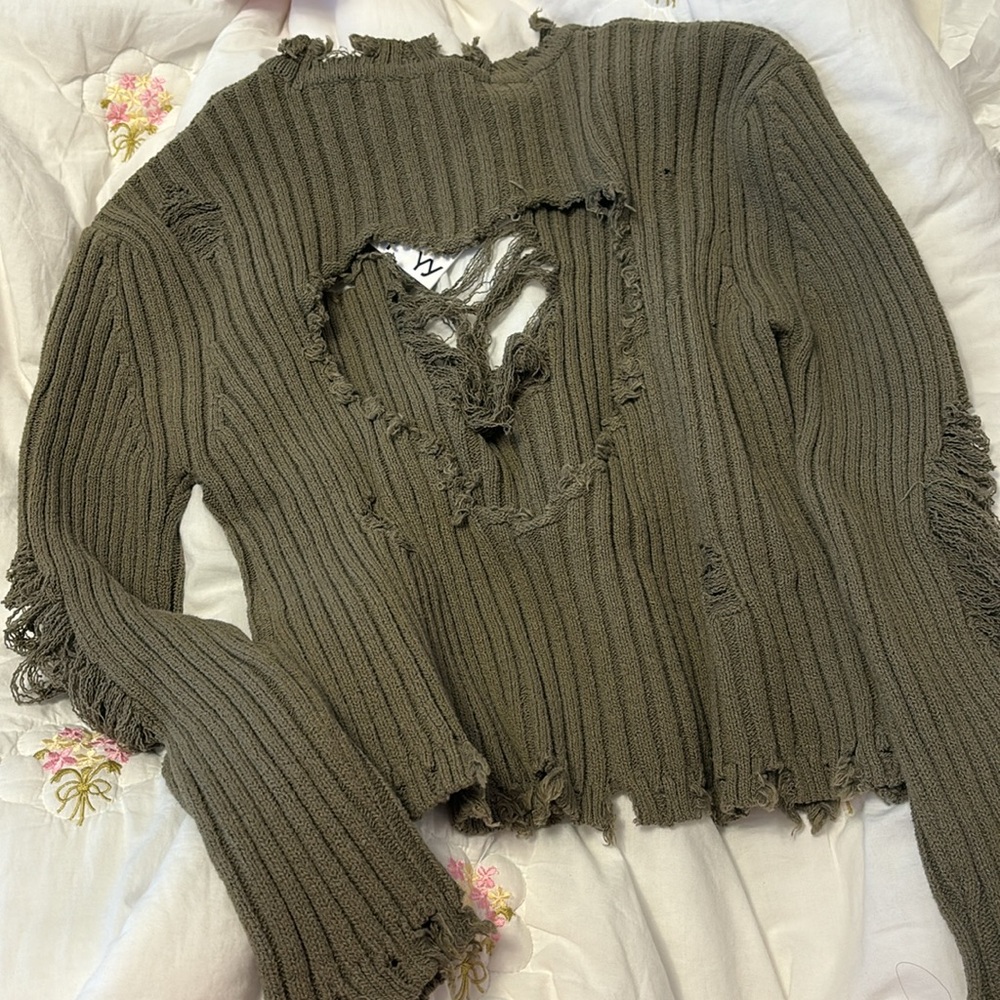 open yy heart sweater